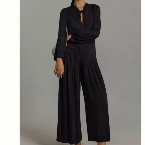 FARM Rio Pants - NWT Farm Rio Black Long-Sleeve Knot Jumpsuit SIZE L